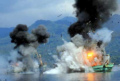 Indonesian-navy-blows