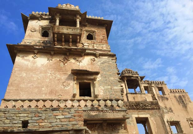 Kumbha-Palace-balconies-Chi